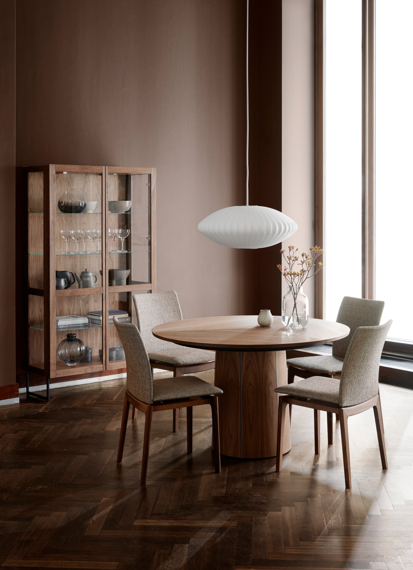 Skovby SM 33 Extendable Round Dining Table - Hansen Interiors